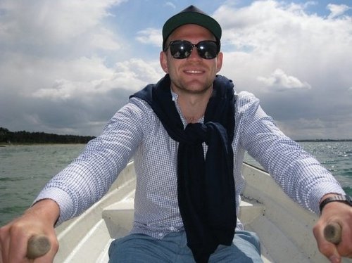 Mikkolo's profile picture. I will not let this bio describe me.