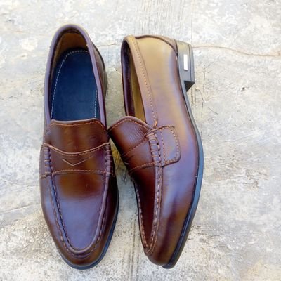 Unique, Sophisticated Shoes, Bags & Accessories for the discerning Clientele. FOLLOW 4 TIPS & TUTORIALS