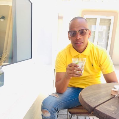 JonellJonez's profile picture. If I ever make it to the top, I’ll send the elevator back down ⛓