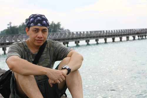 Just a guy who is gadget freaks, movie & gaming addict. A man who is doing lifetime photography & outdoor activity.