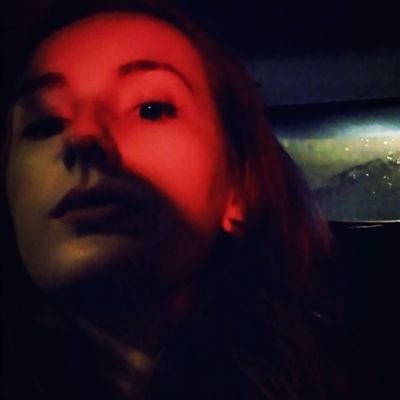 LoreAmelie's profile picture. no coment.