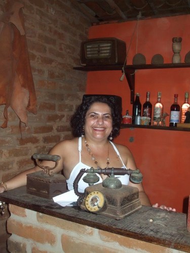 Interessada em eventos acadêmicos, shows, espetáculos artísticos e fazer amizades