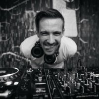 it me ➡️ it me (@ibeitme) 's Twitter Profile