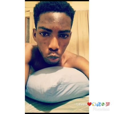 Levelx12's profile picture. Making moni💰💴💵 is ma fav👑🍾