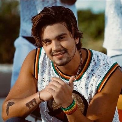 { fan account}
Luan seguiu e curtiu.
Luan respondeu dia 25/07/17