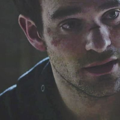 「 ɢᴏᴏᴅ ᴛʜɪɴɢ ᴀʙᴏᴜᴛ ʀᴇᴅ. ᴛʜᴇʏ ᴄᴀɴ’ᴛ ᴛᴇʟʟ ʜᴏᴡ ᴍᴜᴄʜ ʏᴏᴜ’ʀᴇ ʙʟᴇᴇᴅɪɴɢ. 」