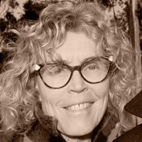 Jane Burry (@janeburrysut) Twitter profile photo