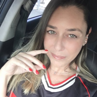 Assessora de imprensa | Típica geminiana | São Paulina fanática
