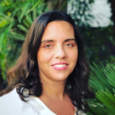 literaturaypunt's profile picture. Escritora independiente. Mi experiencia en el mundo de las letras.Youtuber literaria y autora de Títeres con cabeza: clic⬇️ https://t.co/LpkszWbTxY