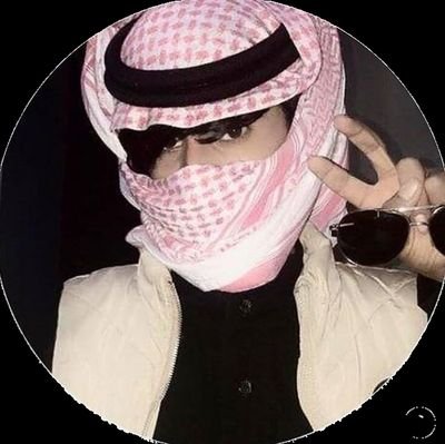 انا الأسد الكريه على عنيز
أبيدهم كضرب في الإهاب
ولو وضعت انوف بني عنيز
على بطن الحذاء اذا لذابا