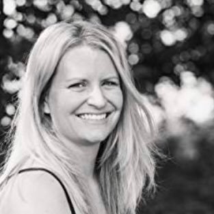 LKempWrites's profile picture. Mother of four, Wife of one, Educator, Writer @_Chanillo, Author of #TheLanternCreekSeries🍁 Start your adventure here 🍁https://t.co/v3Agy7xvVC