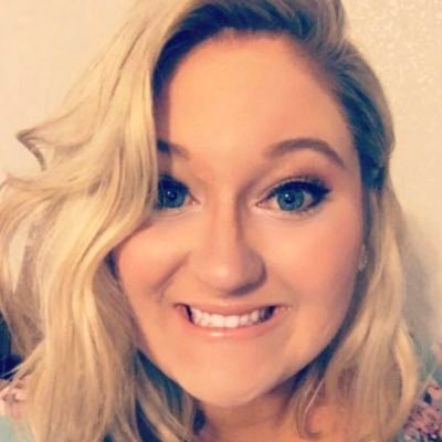 Payroll clerk that moonlights as a comedian. verified but can’t figure out how to get the blue check. my personal assistant is terrible. stick with me.