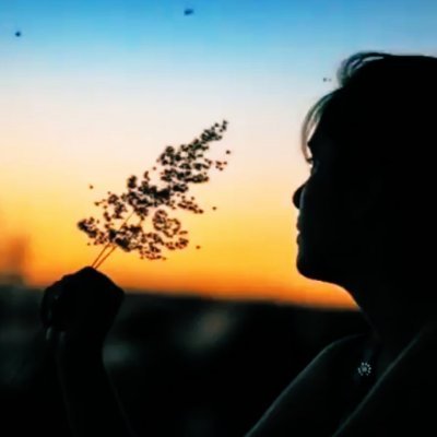 LydieErrante's profile picture. Raison et folie semblent s'annuler, elles sont pourtant, complémentaires.