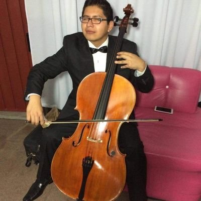 Músico, Abogado y Estudiante de Filosofía .'.