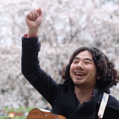 Guitar & ukulele player/ Tokyo, Japan 都内ホテルでBGM演奏、中野坂上で「猫と学べるギター&ウクレレ教室」を経営。レコーディング、作曲、アレンジ、MIXなどのお仕事も承っております。お気軽にお問い合わせください！ベランダ菜園&観葉植物、ヨガ、オンライン英会話、海が好きです♪