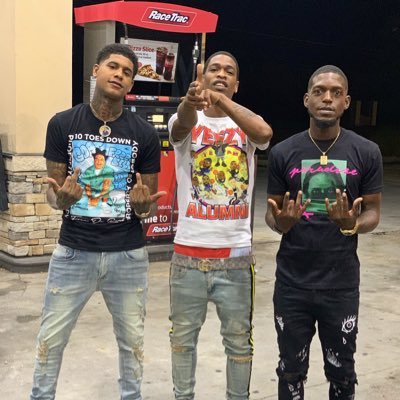 when the smoke clear & everybody disappear ima still be here #FreeMyBruddas #HungerSociety 🚭🤟🏾🖤🤞🏾