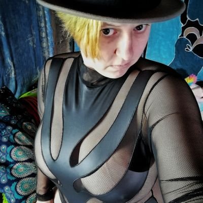 FoxyMinx4's profile picture. 36 Pansexual, Enbie Switch 18+ 🍁 They / Them, Femdom, Fetish, BDSM Cam Model and Adult Content Creator. Dyslexic. Back up acct: @skittenandfoxym