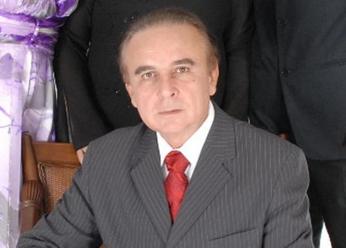 Ex vereador, ex dep. Federal, ex vice Governador,Médico psiquiatra, Ms. Ciências da Saúde, doutorando em Bioética, escritor, jornalista e reitor da FIMCA.