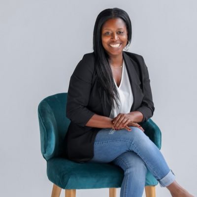 randahintonco's profile picture. 💼marketing in tech by day, brand strategist and career coach on the side🎙all things faith, work & pain. ✌🏽❤️💛 fibromyalgia warrior, all opinions are my own.