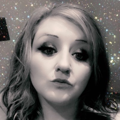 🎭BPD 💋Single ♊Gemini 🎸Music 💀Murder Documentaries🔫 💄Beauty 🧠INFP