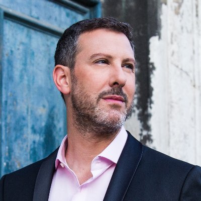 Tenor Assaf Kacholi is one of the most versatile singers in Europe, dedicated to different genres and styles
Spotiy - https://t.co/Pzz37d6kBI