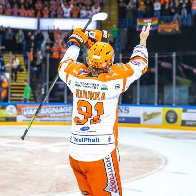 ice hockey fan of the Sheffield Steelers