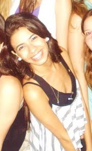 Filha do Rei,realista sonhadora,serva livre,feliz,seriedade c espírito d criança,ama a vida,hobby estudante d odontologia.minha ideologia d vida?JESUS CRISTO.
