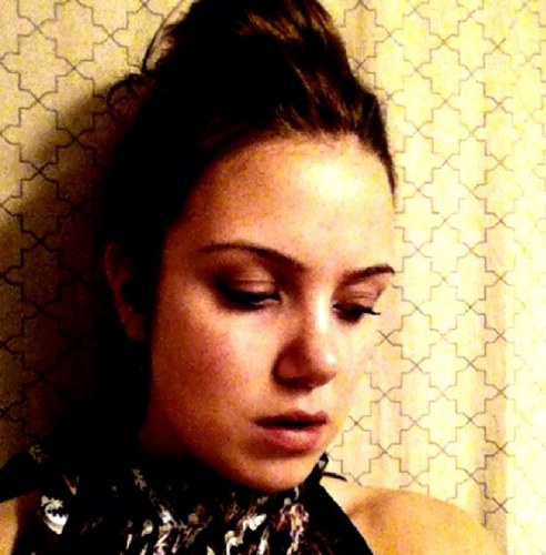 EleeseL's profile picture. 