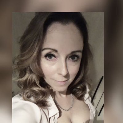 lisamb74's profile picture. Mum of 4 that includes a set of twins!