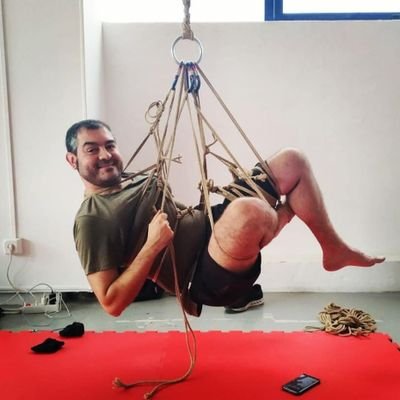 🔞
Polyam/Dom
Practicante de Shibari. Rigger/Atador Amante de la fotografía
Colaboraciones: DM
https://t.co/ubjXrZRO9x