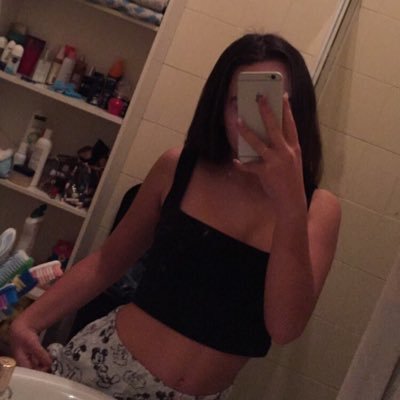 carolin89100886's profile picture. 🤙🏻