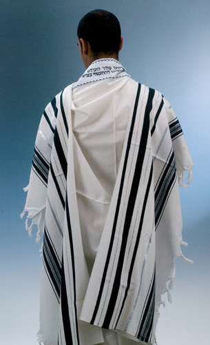 benstallitshop's profile picture. A family-owned business that provides you quality tallit, tzitzit and tefillin from Israel at a great price, including very affordable shipping options.