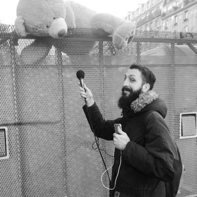 Compositeur de musique pour l’image et les ondes, mixeur et réalisateur. Metteur en ondes quoi 🎼🎚️ @trsm_io📻 et @Pieds_sur_terre.