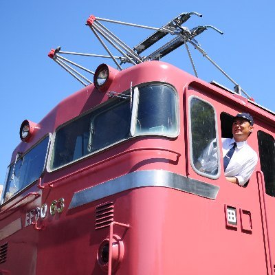 常州霞ヶ浦の畔、鹿行人。 
日々修行中、庭師の鉄道写真愛好者。
移ろう季節の中にDE10、ED75を求めてあちこち撮り回…りたいけど圧倒的多忙。
骨董雑貨、名入り前掛け＆古い手拭いが好き。
 ブログ「桃浦停車場-ももうらすてんしょ-」のんびりやってます。