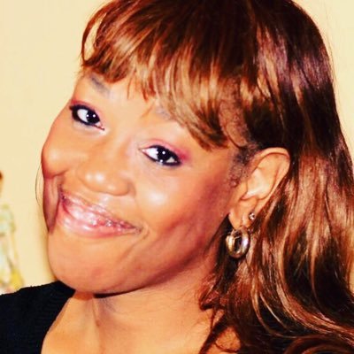 it’s shell aka @bedofroses2001’s other acct ! author, Writer of several publications, owner of ellaandreese boutique and commentator on life ! 💕