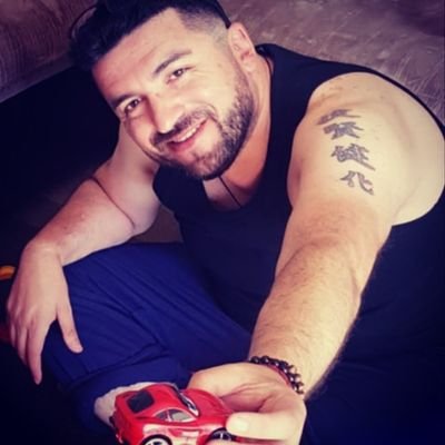 guerrero_13's profile picture. Vivo sin remordimientos, Soy simple y valiente; quien no lucha por sus sentimientos muere lentamente ....