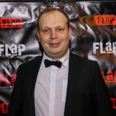 RomainPariselle's profile picture. Twitter personnel
Bénévoles depuis le début sur le Cabaret Vert.