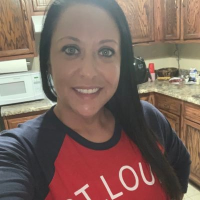 Beach lover 🌴 Boy Mom ⚾️🎸🥁 Law Enforcement supporter 💯🚔 STL Cardinals ⚾️