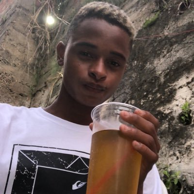Sou feliz e vou permanece assim 😏