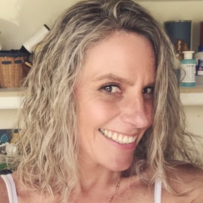 la__pelu's profile picture. Sureña de tomo y lomo,pelusona , me río de todo , todos y de mi misma , no a gente grave ..mi intindí?