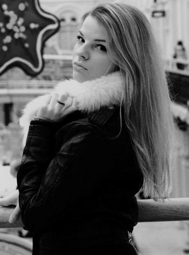 helpmeIamBLOND's profile picture. 