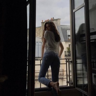 🌸radiate your essence🌸 For REAL, hit my DMs. dont be shy lets chat :) CashApp: $melodyv1998 for you horny babies.  18+