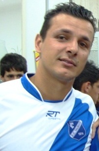 Jogador de Futebol Profissional. Em 2011 conquistei acesso para a Série C com o Cuiabá/MT. Em 2012, meu objetivo é outro acesso, com o E.C. Taubaté.