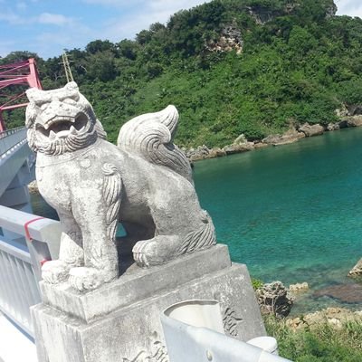 mori65312611's profile picture. 沖縄県那覇市在住😄
坂道Ｇ(特に日向坂)＆お酒＆カラオケ(最新は無理)＆会話好き😄
沖縄を愛してやまないちょいＳな４０代独身😱
美味しいご飯とお酒を呑む事が生き甲斐❗
沖縄関連で聞きたい事(お薦めのお店、お土産、その他諸々)、食事や呑みのお誘い、話し相手や友達が欲しい方など居ましたら気軽にＤＭして下さい👍