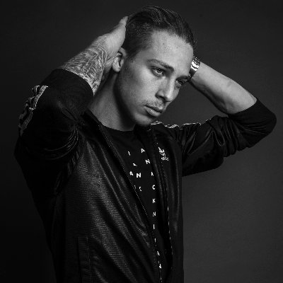 fi5hii's profile picture. yes, I did quit rust and no I’m not going back