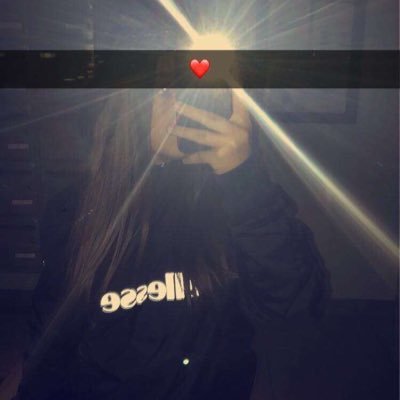 claraa835's profile picture. 