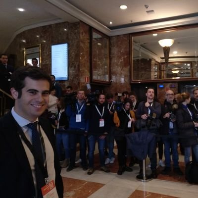 Consultor de Comunicación en Grupo Albión. Antes pasé por @HK_Spain; @EstComunicacion y @FundacionIncipe. Máster en Relaciones Internacionales y Comunicación