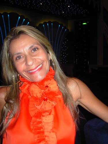 Cirurgiã-dentista, especialista em Ortodontia, Corinthians no coração,
Família é tudo! Deus em tudo!
