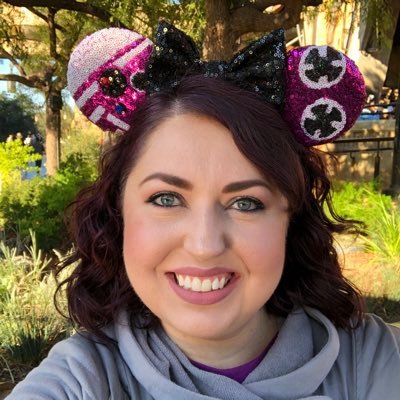 “No act of kindness, however small, is ever wasted” 💝 University Registrar 🗃 Cat Mom 🐈 Disneyland Addict & @Daps_Magic Contributor 🏰 she/her/hers