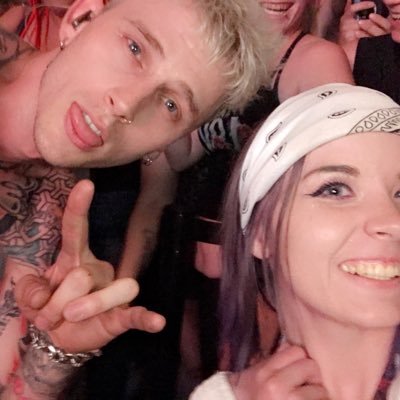 #EST19XX | Hotel Diablo is the best album ever made | I host mgk themed online parties sometimes | Spina Bifida 👩🏻🦽➡️